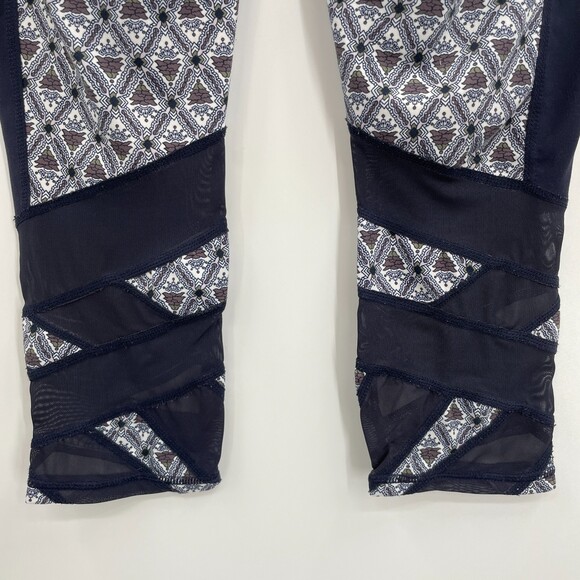 ATHLETA Mantra Mosaic Blue Arabesque Mesh Capri Leggings Size XSP XS Petite - Picture 8 of 10